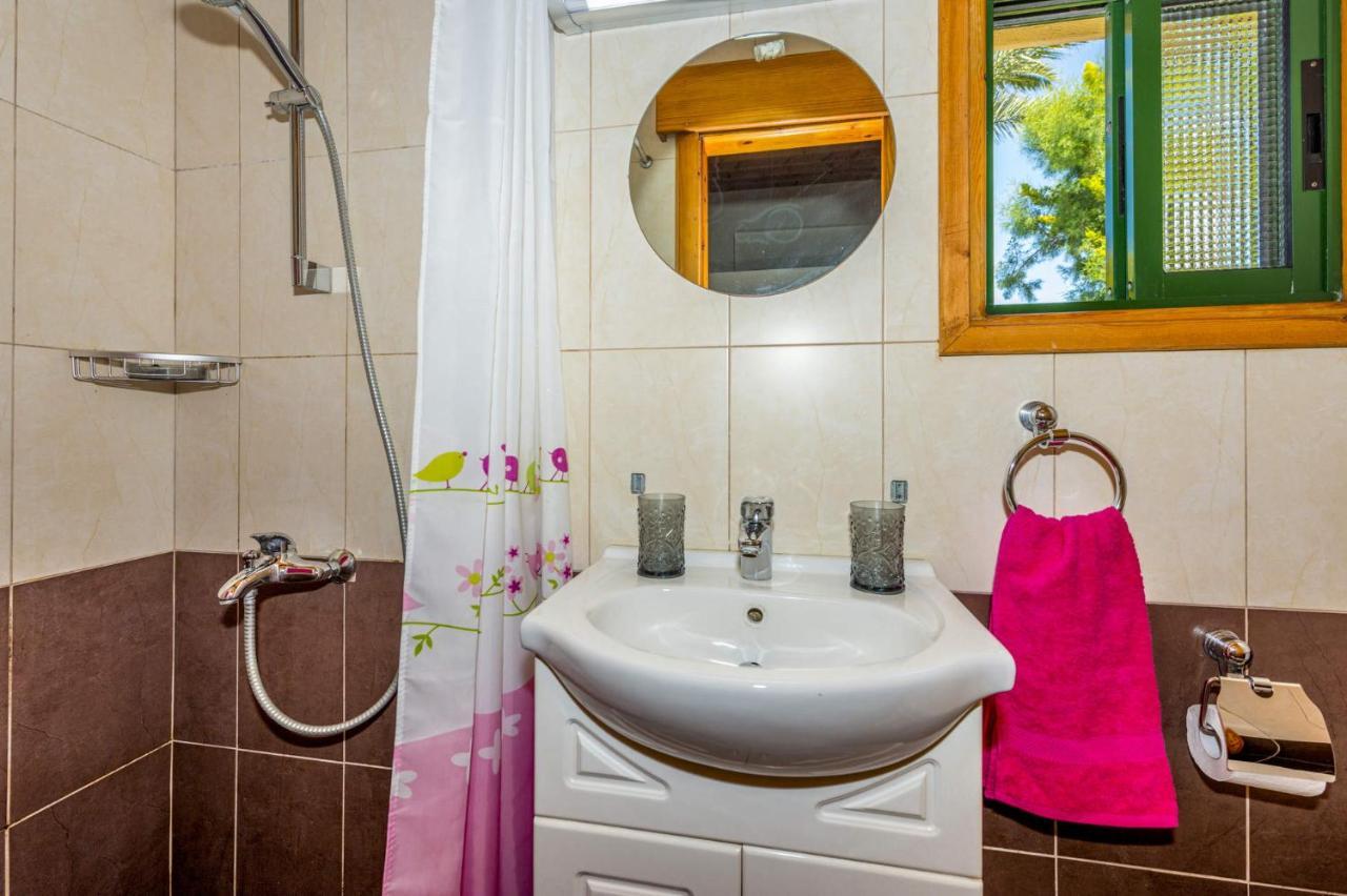 Villa Rosie By Villa Plus Polis Bagian luar foto